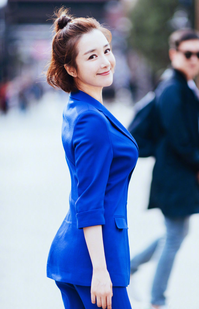 唐嫣李依晓走秀 (李依晓唐嫣时装秀)