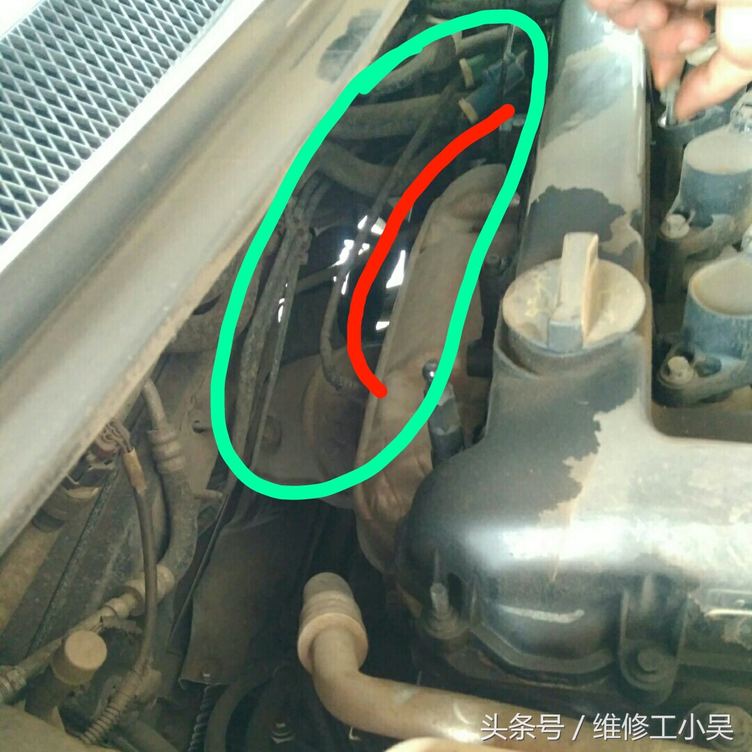 2012福克斯三厢1.6自动风尚版油耗,福克斯2011款三厢经典手动油耗1.8