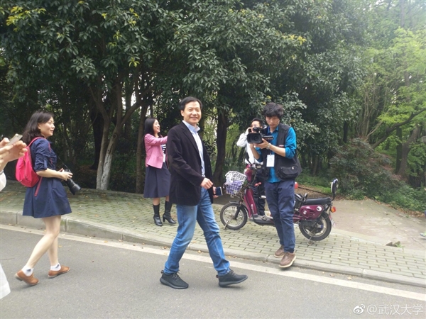 雷军毕业讲话视频,雷军武汉大学演讲奖学金