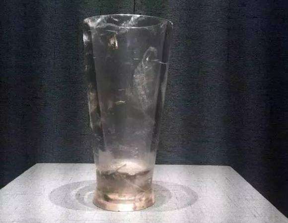 2000年前的古墓挖出玻璃杯,汉代墓出土水晶杯