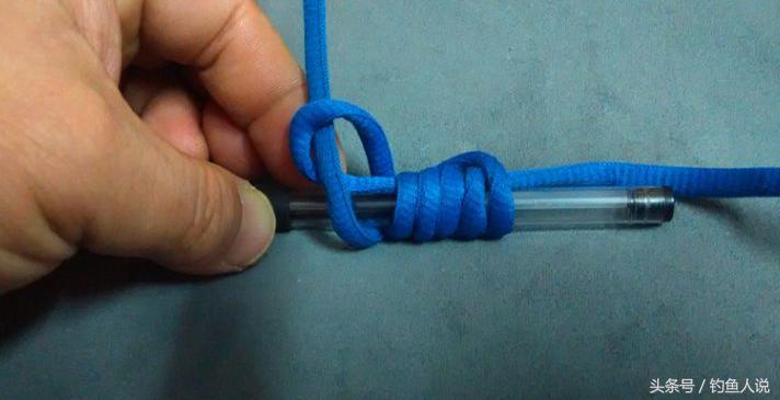 钓鱼的串钩怎样才能把钩绑到线上,如何简单绑钓鱼的串钩