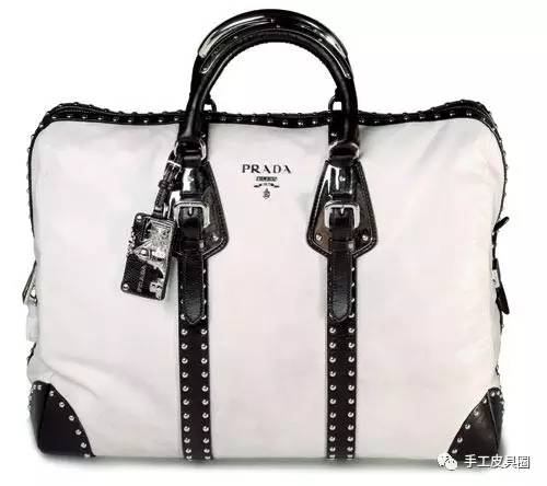 prada普拉达最值得买的款式,普拉达prada是意大利奢侈品牌