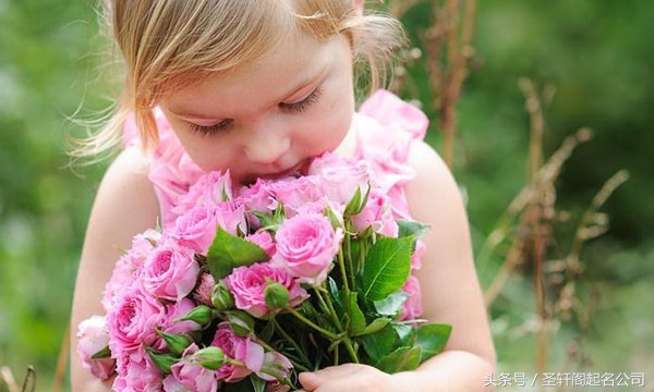 李姓女孩起名字诗意唯美100分,蔡姓女孩取有文化底蕴诗意的名字