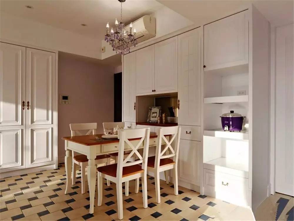 餐桌可以对着入户门吗,入户门对着餐桌如何装修