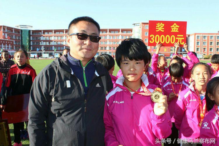 巩建伟,集宁区光明街小学校长巩建伟