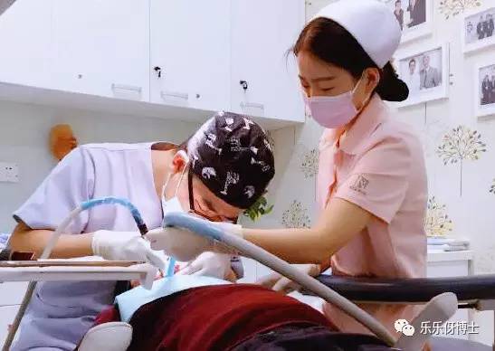 蛀牙没喊痛就不严重?医生却告诉你要做根管治疗!