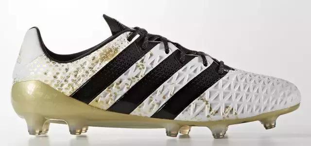 他们都穿什么篮球鞋,他们穿着什么用英语怎么说