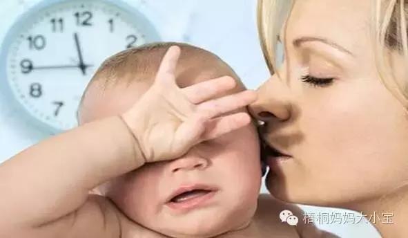 纯母乳宝宝绿便泡泡多,纯母乳宝宝绿色粘液泡沫便