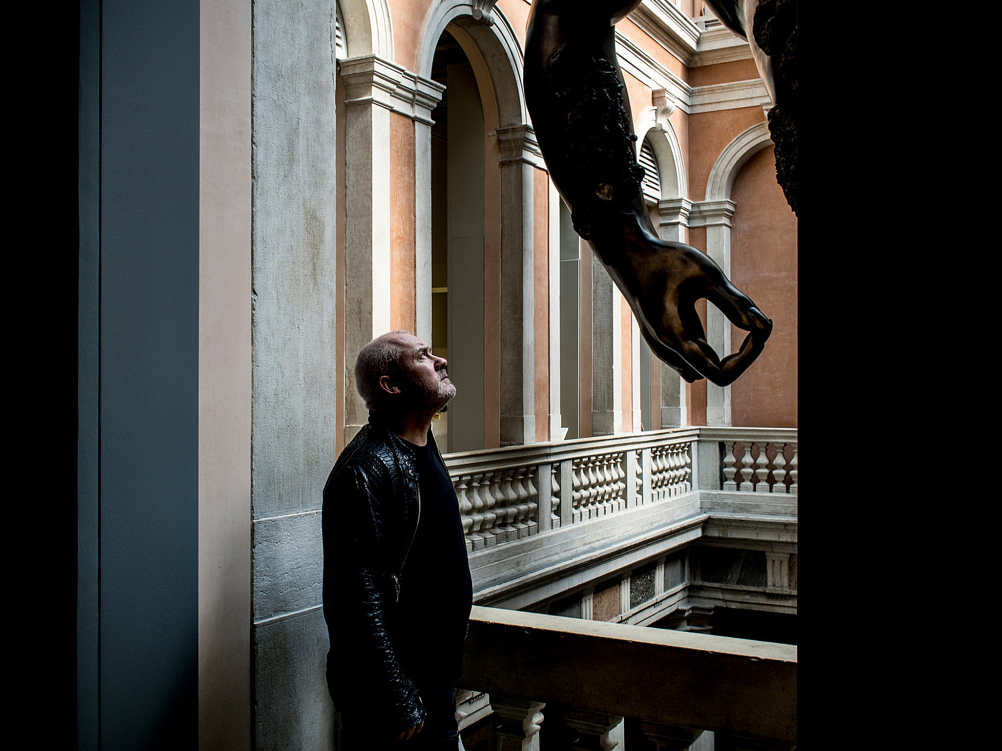 达明恩·赫斯特在威尼斯展出189件“深海珍宝”宣布回归