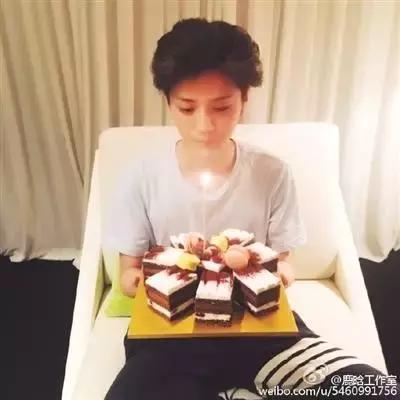 请给我一个不复合的理由,请给我一个不能爱你的理由