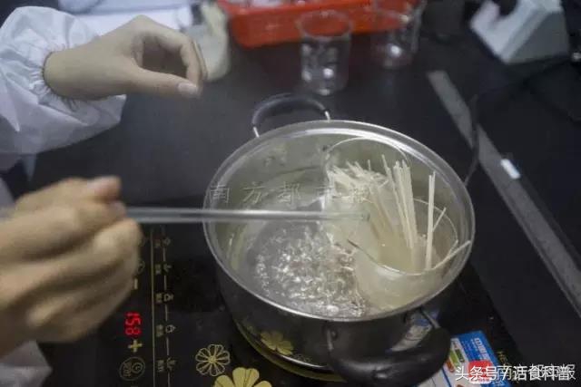 橡胶面条鉴别方法,橡胶面条是正品吗