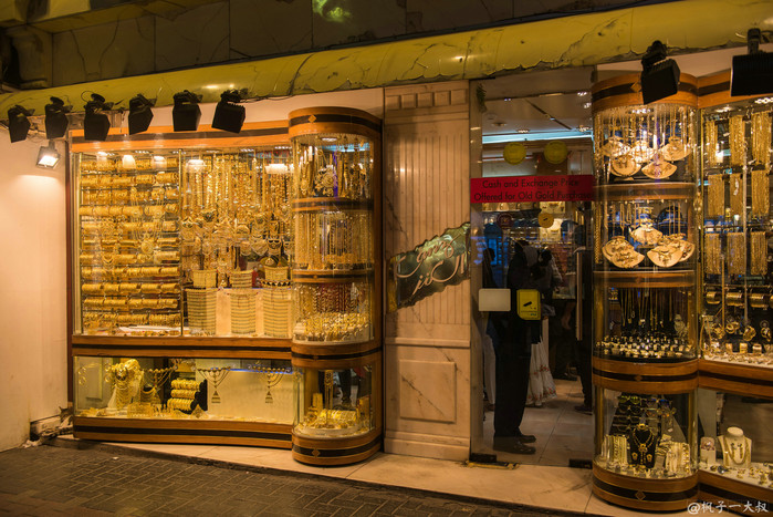 迪拜真的全是豪车吗,迪拜真的像网上传的那样吗