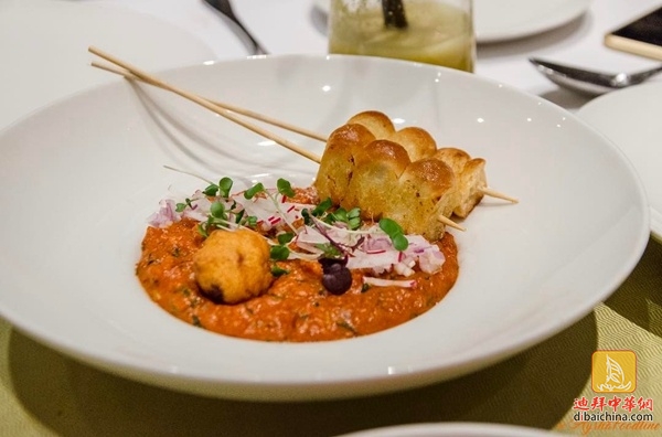 米其林厨师讽刺印度菜像牢饭迪拜印度餐厅表示不服