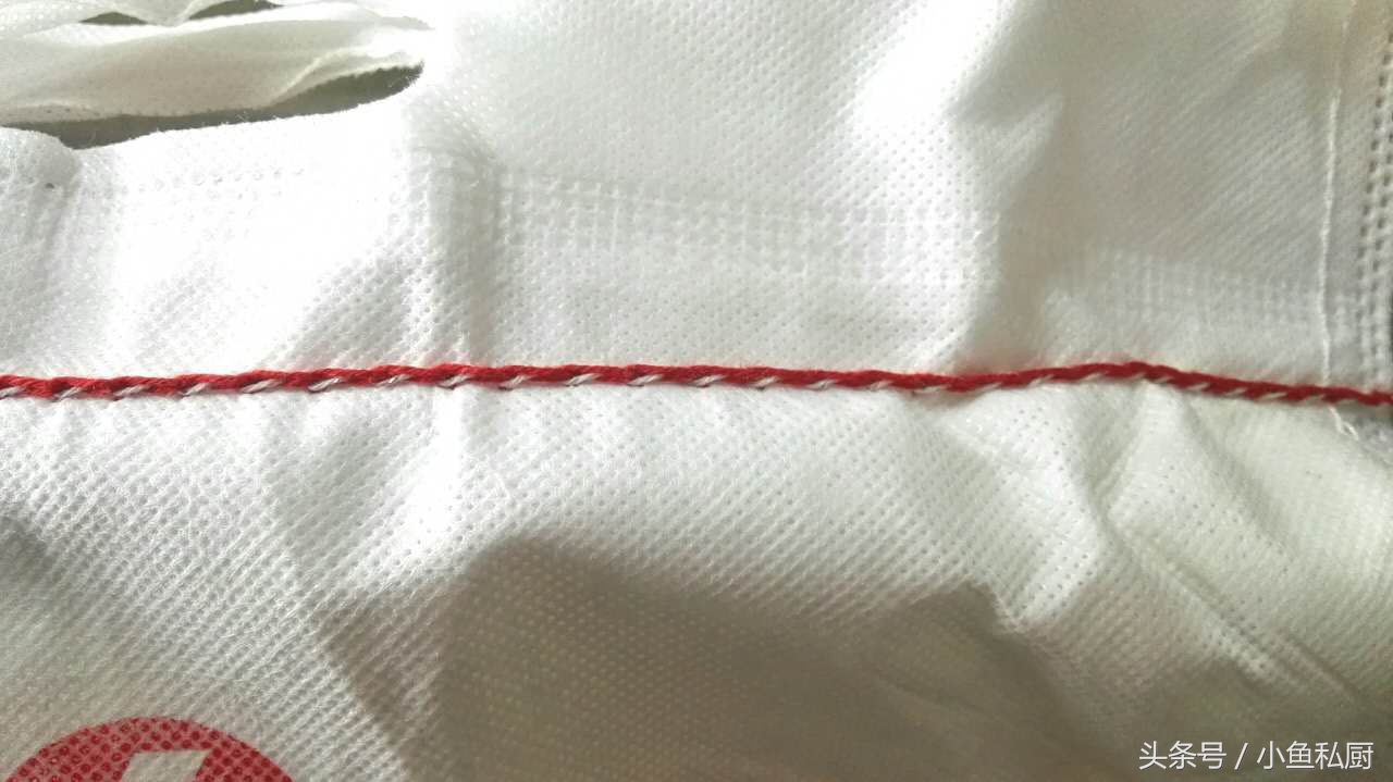 面粉袋压缩封口怎样打开,如何拆面粉袋的封口线