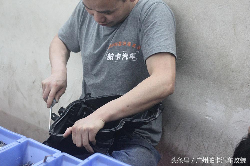 吉普自由光大灯改装,jeep自由光改装海拉5透镜