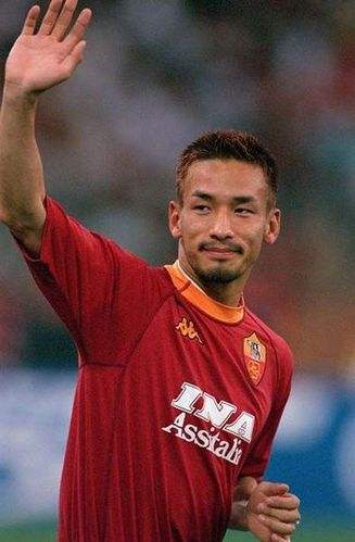 身为前锋却狂奔半场救险孙兴慜,27岁草根前锋超越孙兴慜