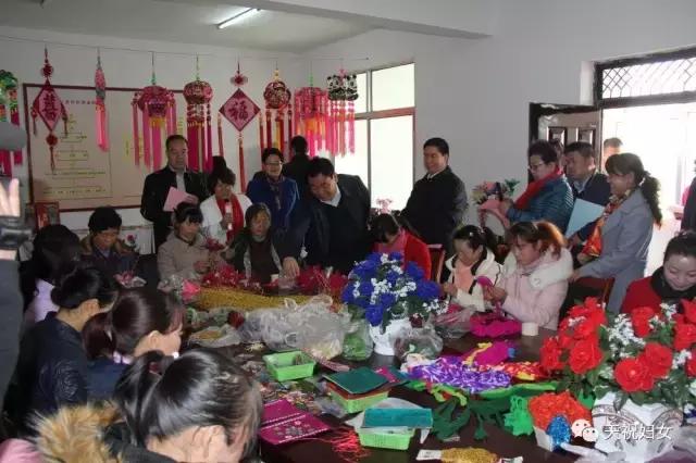 省政协调研武威市天祝县陇原巧手示范基地—巧红绣绣坊