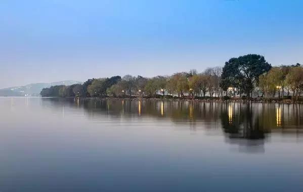 4月重庆飞哪里的机票便宜,五一重庆飞哪个海边的机票便宜