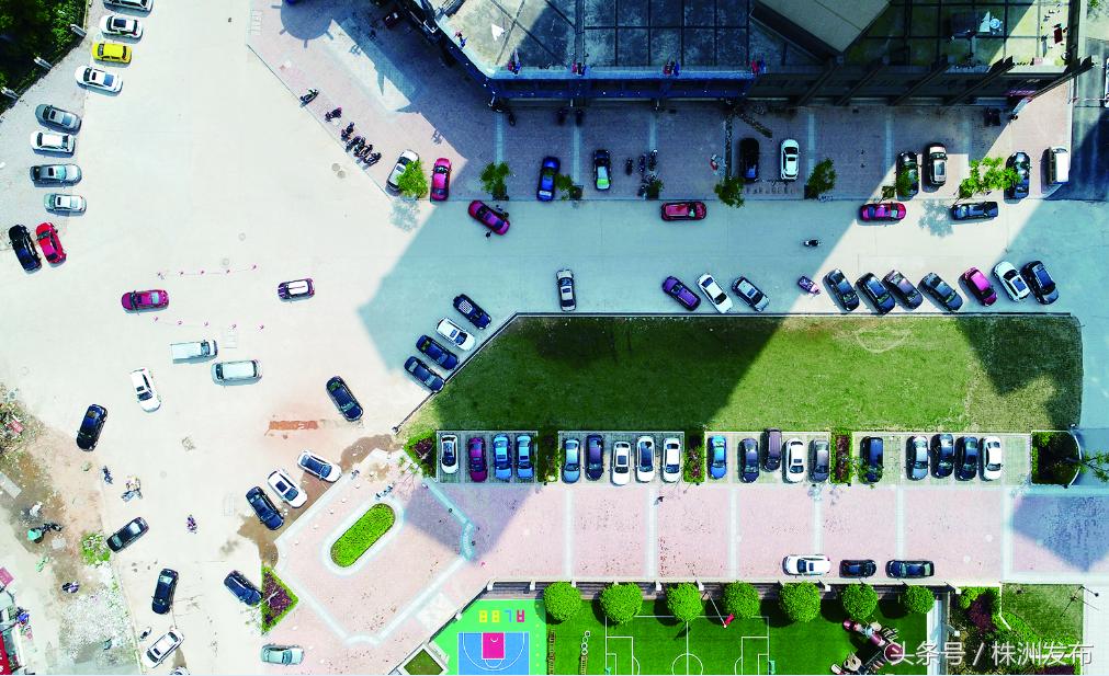 鏍床涓缓寰″北鍜岃嫅灏忓尯鍋滆溅,鏍床澶╁厓鍖哄尽灞卞拰闄笁鏈熷仠杞﹀満