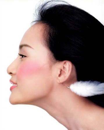 妆容得体仪态大方,妆容礼仪的注意事项