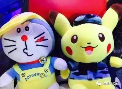 北京抓小物品的娃娃机,北京最火抓娃娃机在哪里