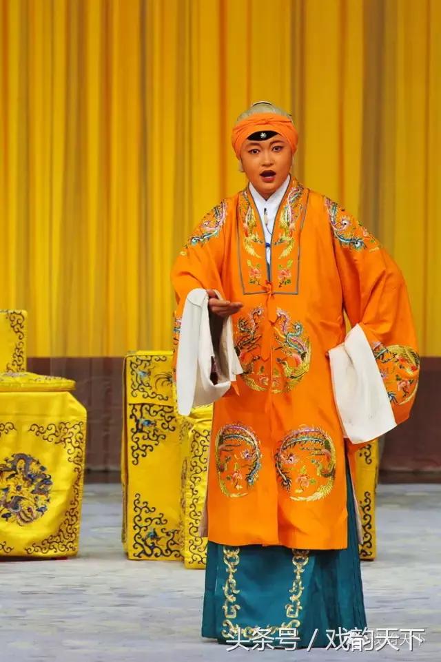 京剧戏曲服装大全,京剧戏曲服饰与表演