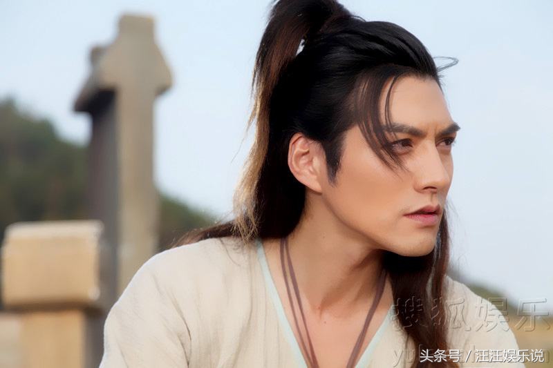 眉眼深邃的男明星桃花眼,7位明星桃花眼的魅力