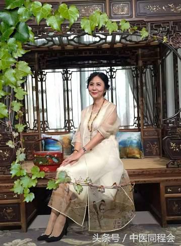 曹田梅｜才情与气质并举，医术与医德双馨