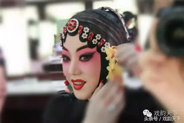 京剧戏曲服装大全,京剧戏曲服饰与表演