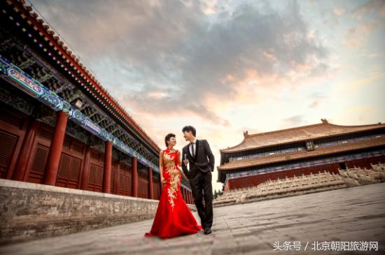 穿着婚纱去旅游,北京适合拍中式婚纱摄影的地方