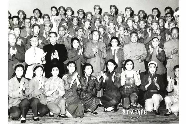 阎老走了,也许你熟悉舞台上的他,却未必了解生活中另一个他