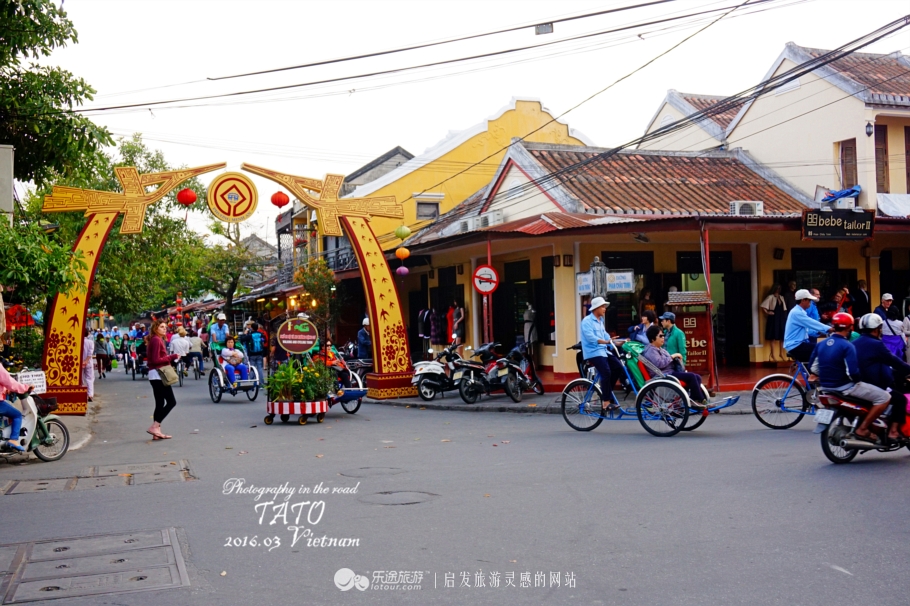 华灯初上霓虹灯闪烁夜色也很美丽,华灯初上迎元宵