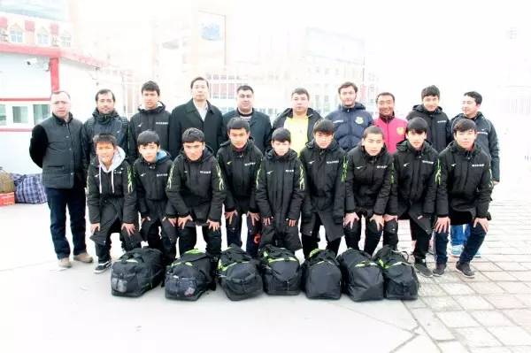 瓒崇悆灏忓皢浠庝勘涔愰儴鍥炴潵,瓒崇悆闈掕闃熷憳鍥炲