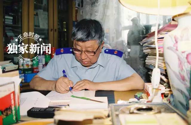 阎老走了,也许你熟悉舞台上的他,却未必了解生活中另一个他