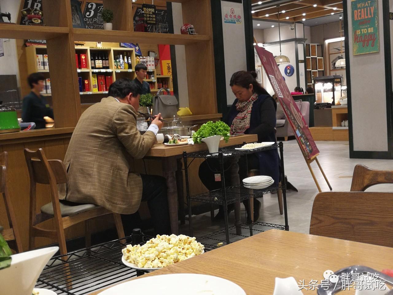 胖哥试吃的火锅底料,试吃云南牛肉火锅