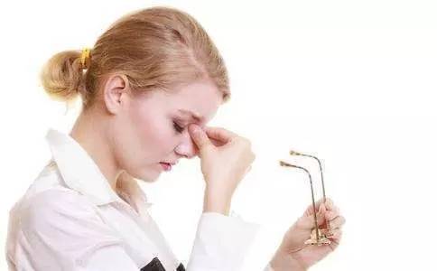 眼睛干涩有异物感是什么病,眼睛干涩迎风流泪属于什么病