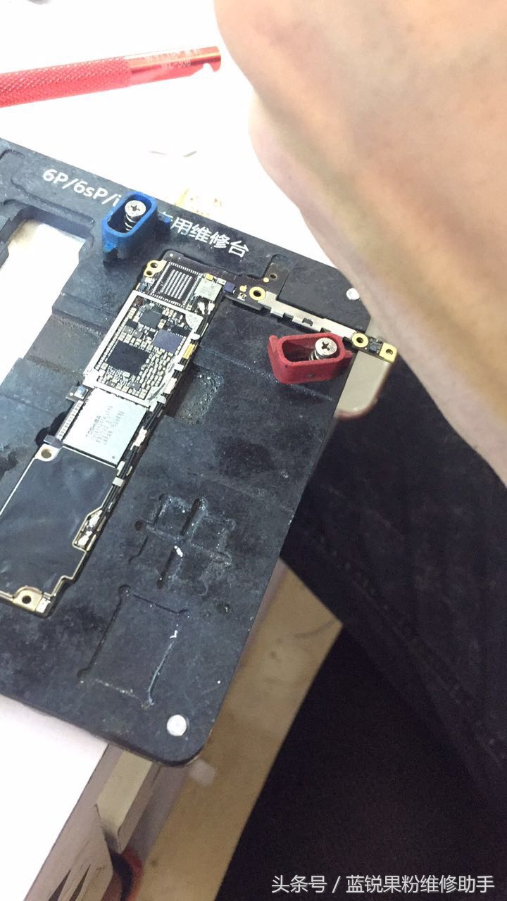 iphone提示温度过高暂停充电,iphone显示温度请等待降温后重试