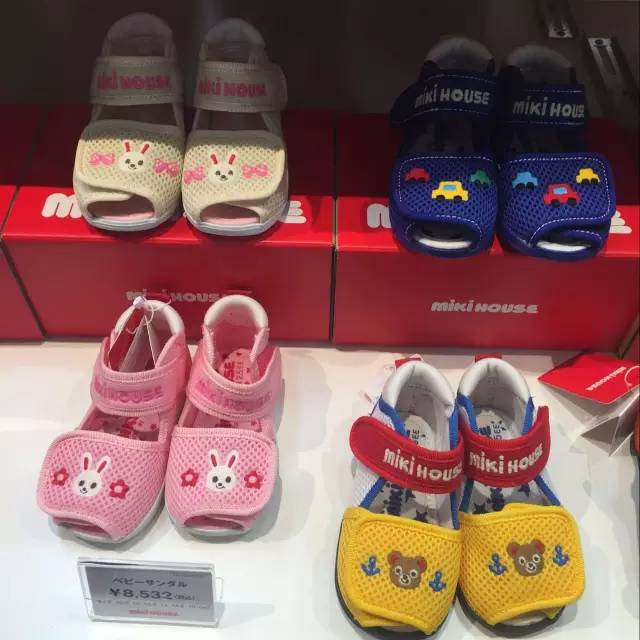 哪个品牌的儿童凉鞋最舒服,推荐中儿童凉鞋好穿又好看