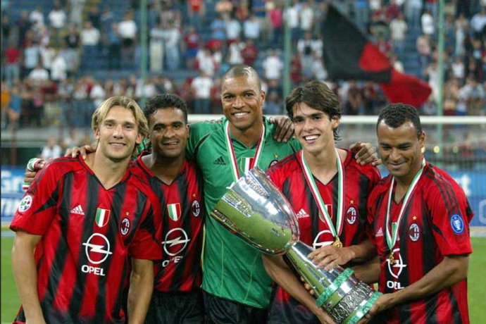 卡卡ac米兰处子秀,卡卡ac米兰庆祝高清壁纸