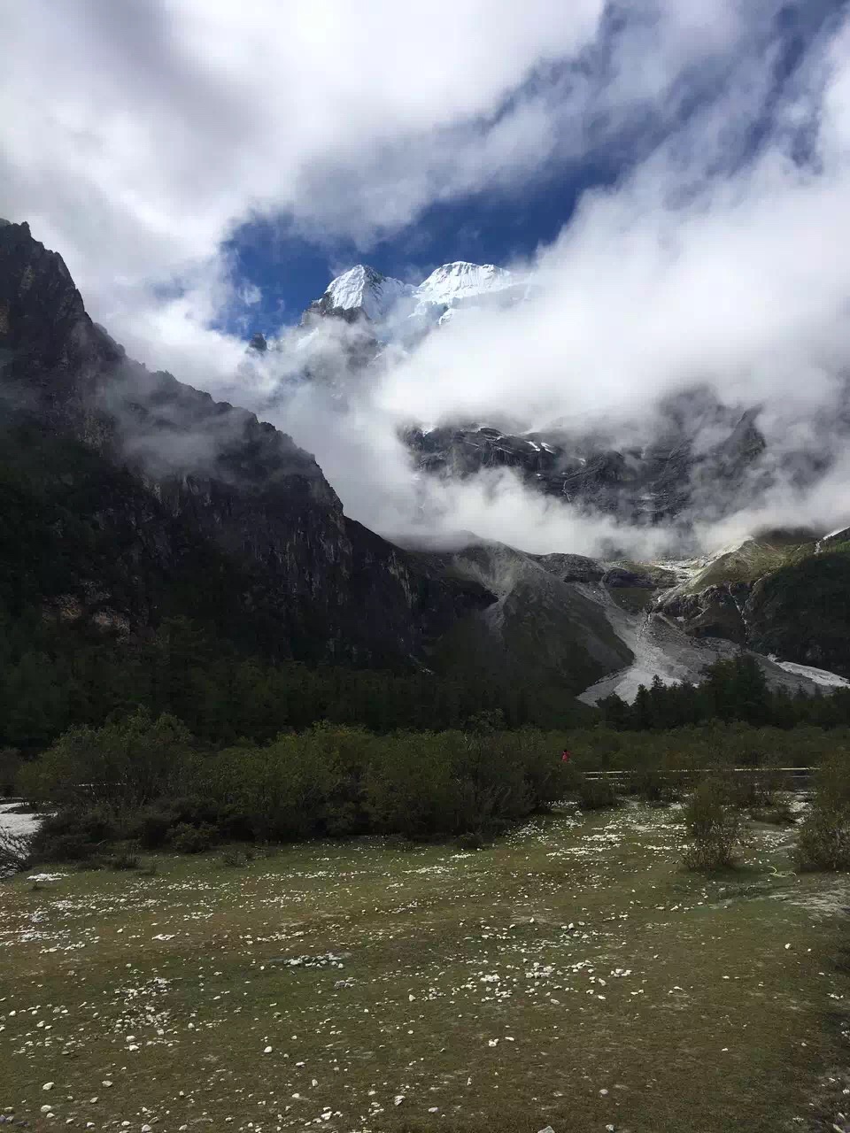 工作烦了就去旅行吧,稻城亚丁蓝色星球下最后一片净土