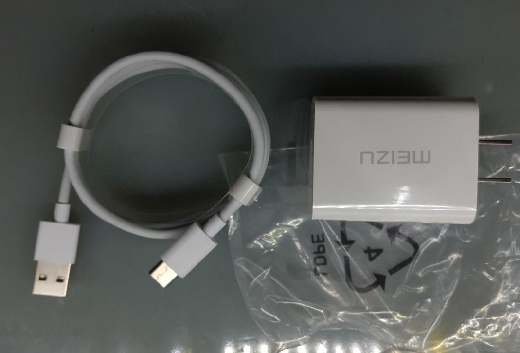 240快充头原装正品魅族,魅族24w快充头拆解