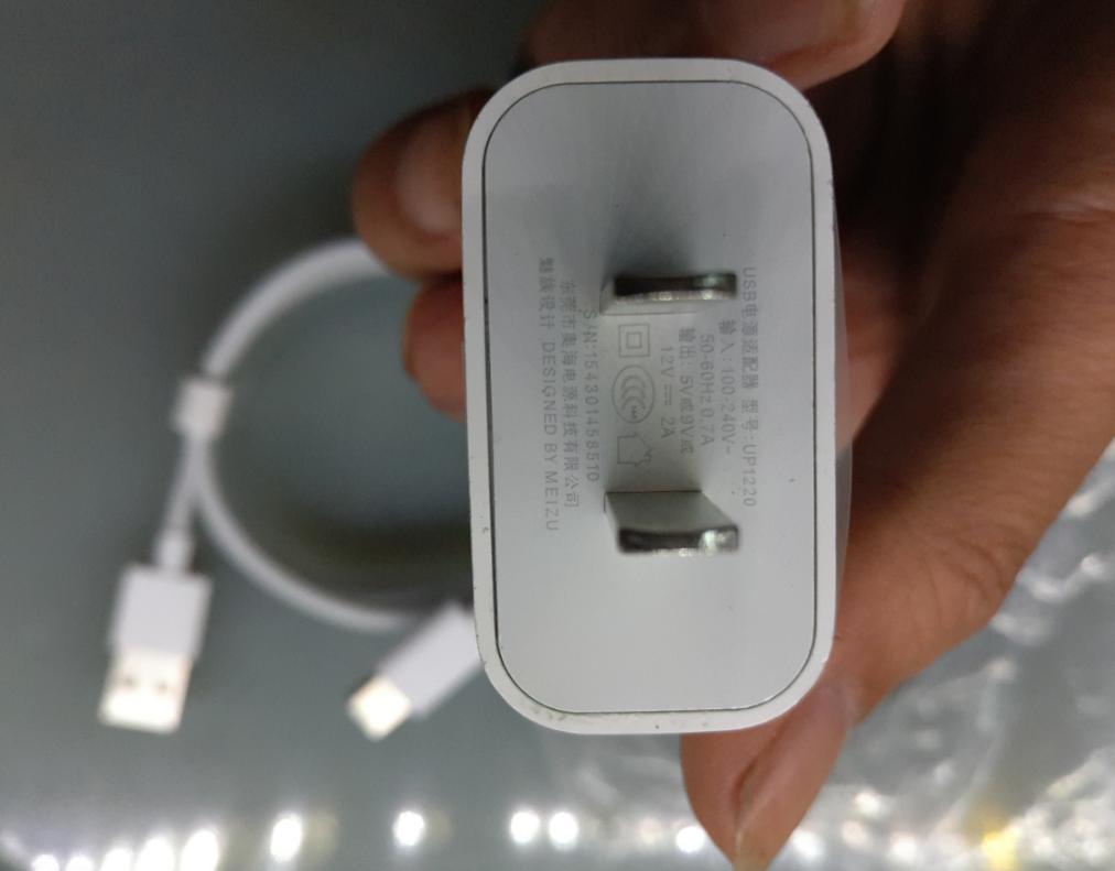 240快充头原装正品魅族,魅族24w快充头拆解