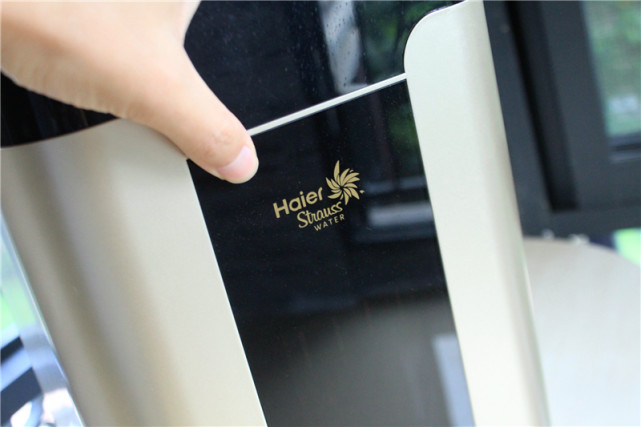 净水机净化出健康的水,万元净水机