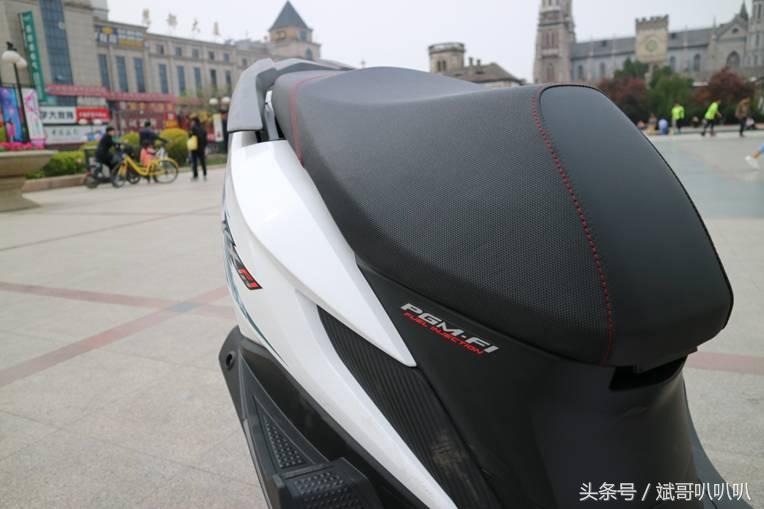 好看的新大洲本田裂行美图,本田裂行125与本田nx125哪个好