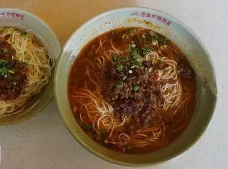 重庆城内好吃的当地餐馆,重庆城的面吃一碗少一碗