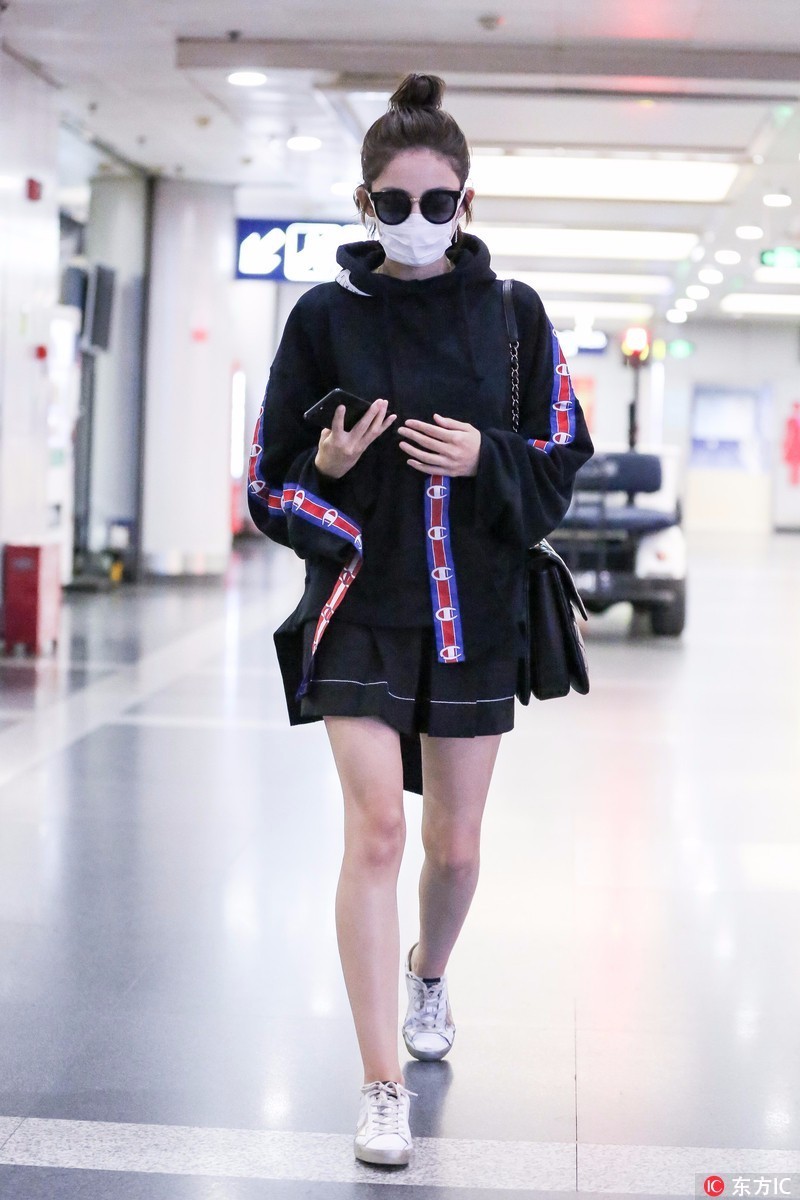 流量小花机场,流量小花们礼服