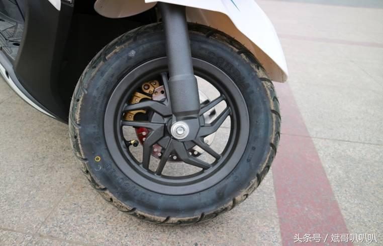 好看的新大洲本田裂行美图,本田裂行125与本田nx125哪个好