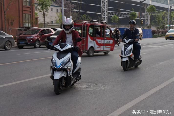 好看的新大洲本田裂行美图,本田裂行125与本田nx125哪个好