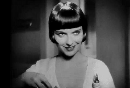 职场知性优雅发型,适合职场人的干练发型