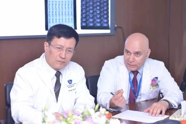 第23届全国肿瘤防治宣传周—肺癌多学科义诊咨询在和睦家启望肿瘤中心举行